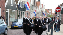 Dodenherdenking in Edam-Volendam druk bezocht