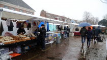Kerstmarkt in Edam ging door ondanks de sneeuwbuien