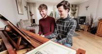 Het pianoduo Zwarthoed & Stevense zal schitteren tijdens de Pianowandeling