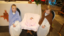 Kinderviering op Kerstavond in een bomvolle Mariakerk