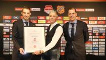 Volendammer Visspecialist H. Schilder sponsor FC Volendam