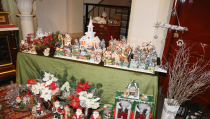 Verkoop van Kerstspullen in de Sint Vincentiuskerk