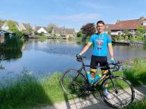 Jeffrey Schilder fietst 325 km voor het goede doel