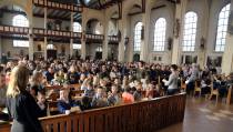 Presentatieviering van Communicantjes in de Vincentiuskerk